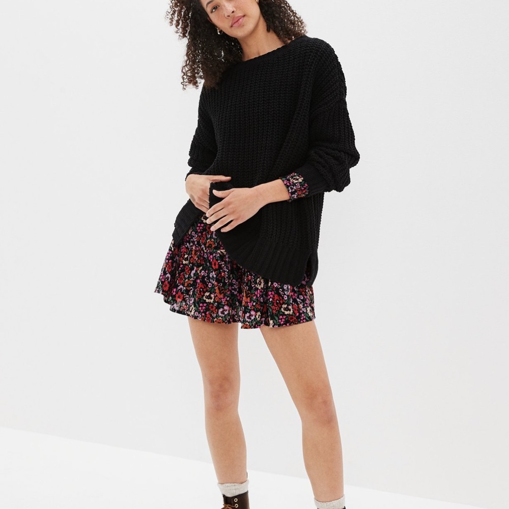 Women's Black Sweater Medium American Eagle Soft Thick Knit M AEO AE